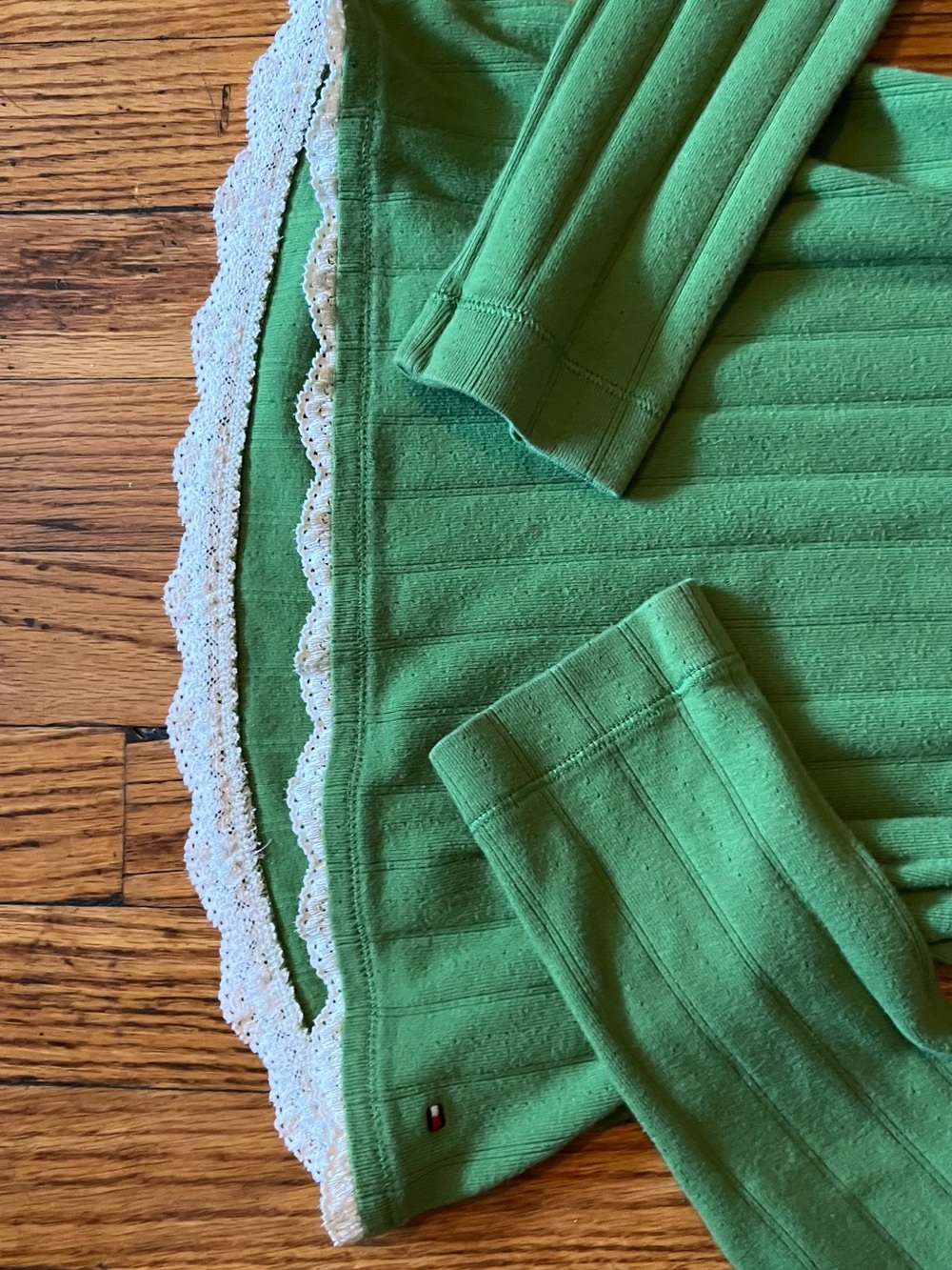 Tommy Hilfiger Green Ribbed Long-Sleeve Top with White Lace Trim - Picture 3 of 4